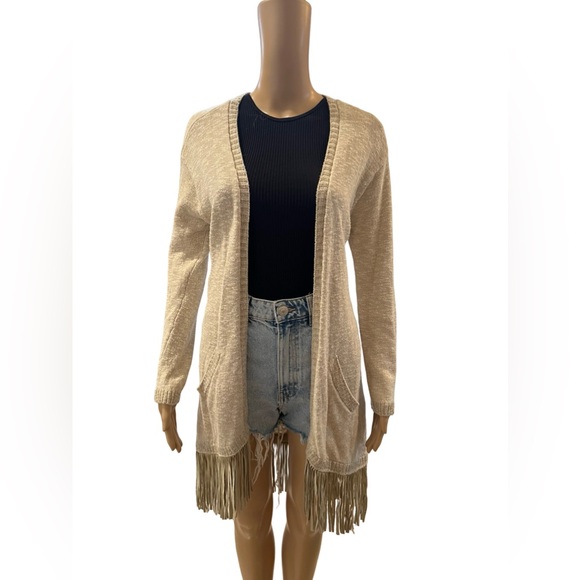 Beautiful fringe cardigan 😻🍁 - Picture 7 of 7